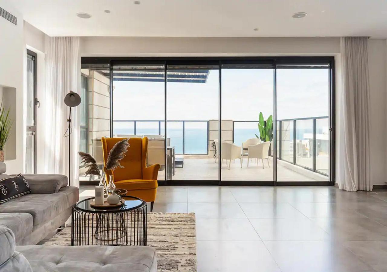 Oַ&O Group- Luxury Penthouse Jacuzzi Sea 36 Floor Apartment Bat Yam Exterior photo