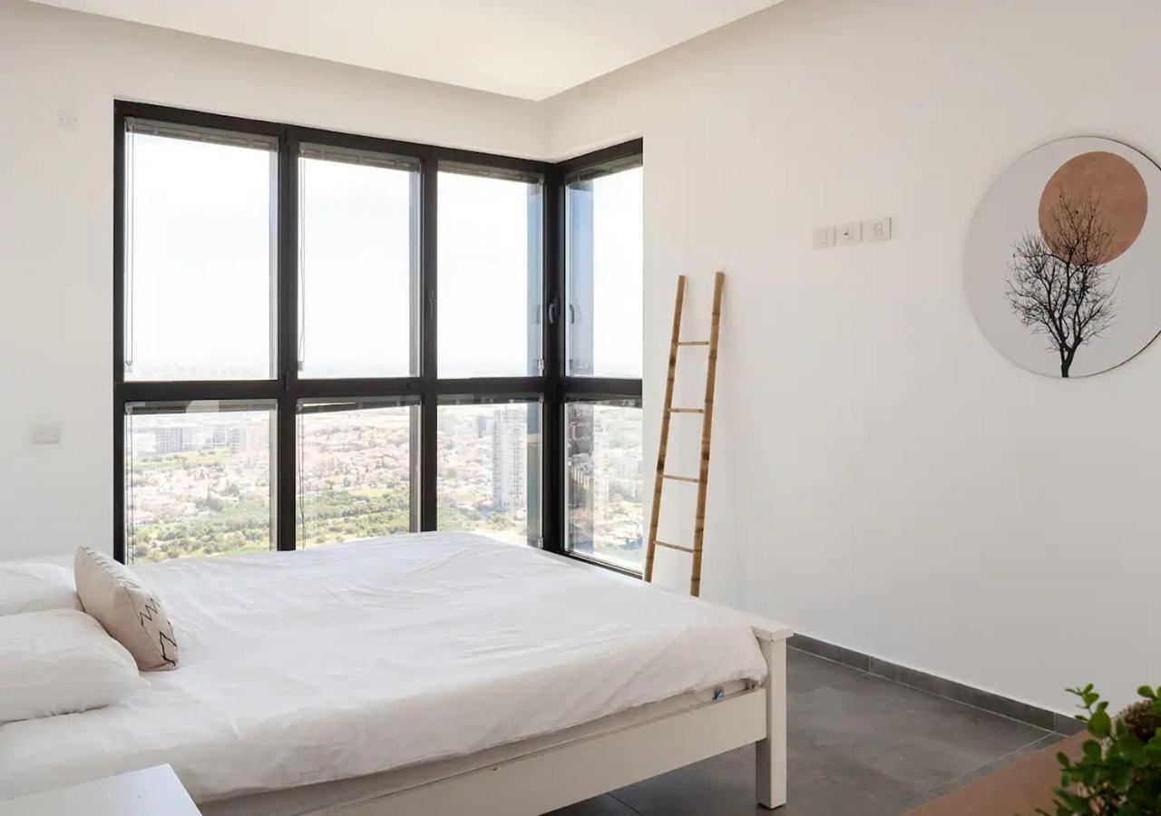 Oַ&O Group- Luxury Penthouse Jacuzzi Sea 36 Floor Apartment Bat Yam Exterior photo